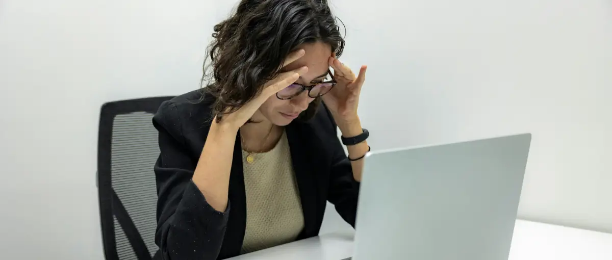 woman frustrated with Bootrec error on her computer